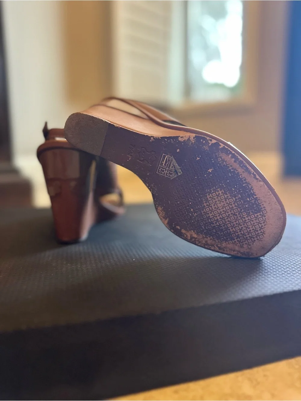 Tory Burch Tan Leather Crisscross Slingback Sandals Size 7.5